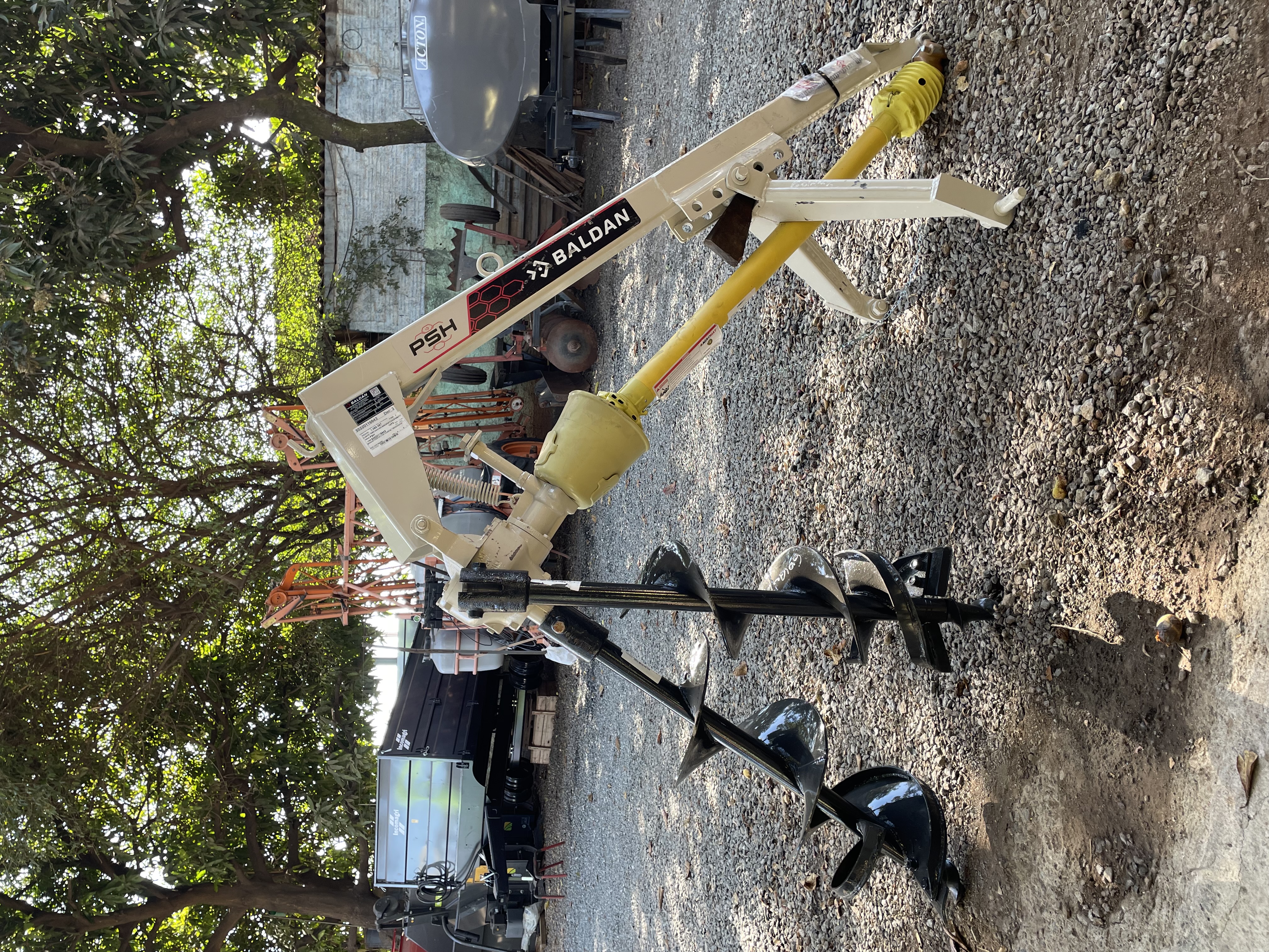 Imagem de Perfurador de solo com duas brocas 9" e de 12"