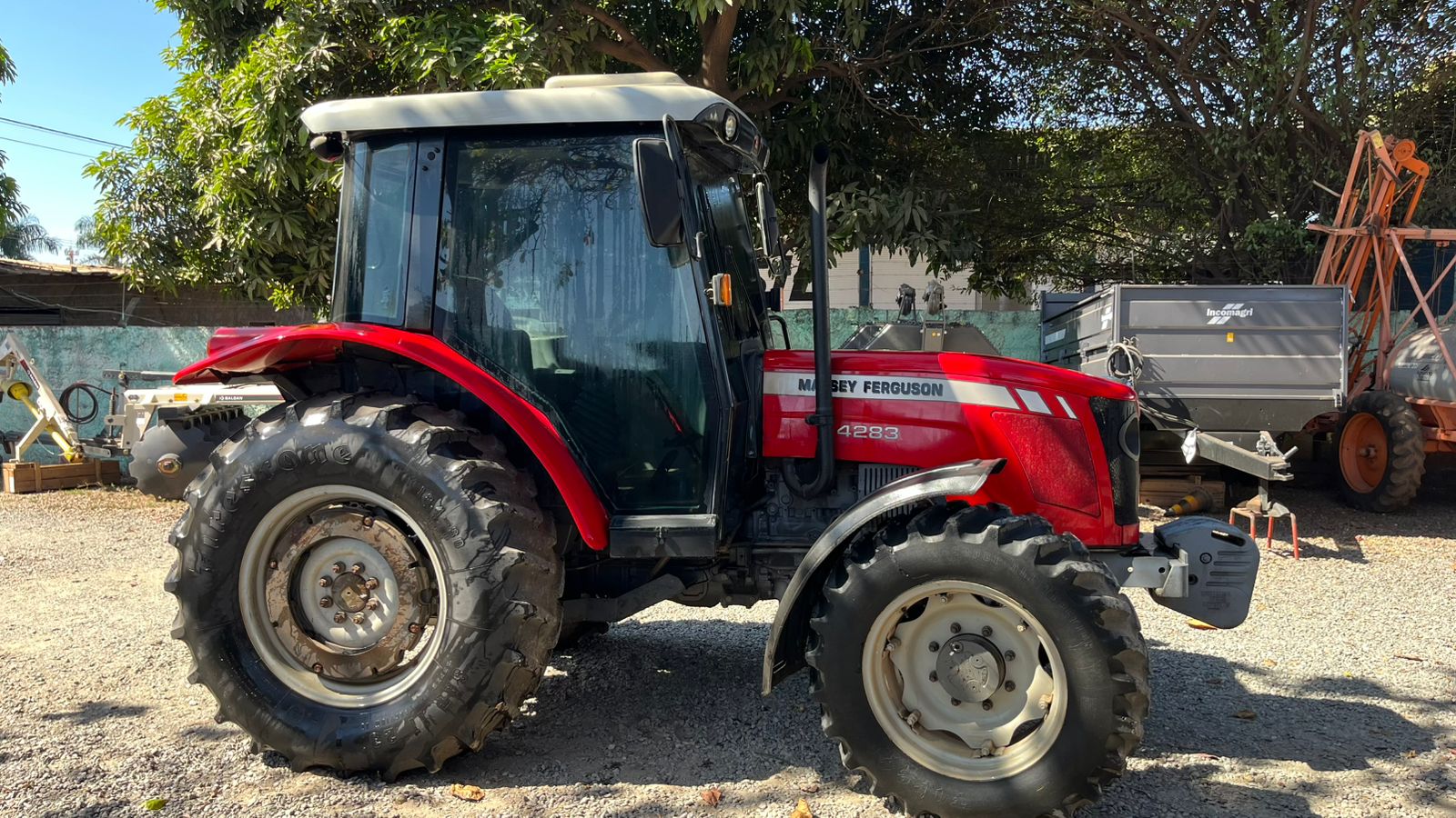 Imagem de Trator Massey Ferguson 4283